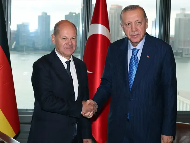 Cumhurbaşkanı Erdoğan, Almanya Başbakanı Scholz'u Kabul Etti