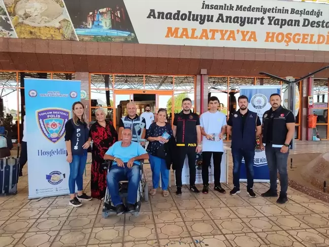 Polis, Malatya'da Öğrencilere Güvenlik Bilgilendirmesi Yaptı