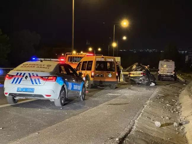 İzmir'de Takla Atan Otomobilin Sürücüsü Hayatını Kaybetti