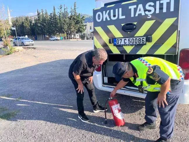 Antalya'da Okul Servislerine Denetim