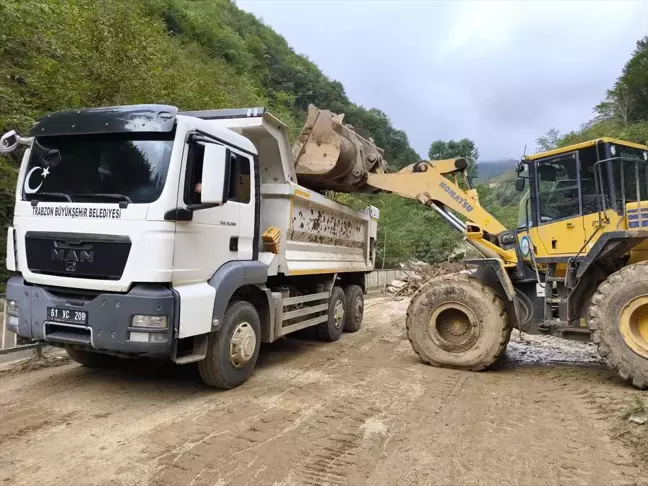 Trabzon'da Taşkın ve Heyelan Sonrası Hasar Giderme Çalışmaları Devam Ediyor