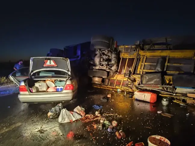 Afyonkarahisar'da Tır ile Otomobil Çarpıştı: 1 Ölü, 3 Yaralı