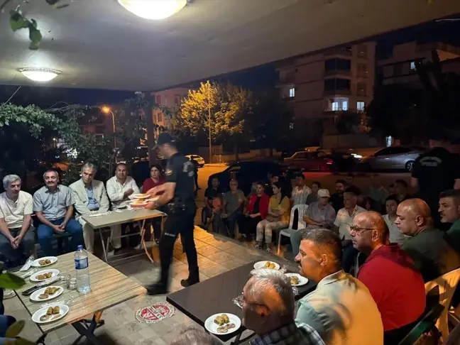 İskenderun'da Polis, Muhtar ve Vatandaşlarla Buluştu