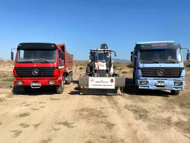 Manisa'da İzinsiz Toprak Alma Operasyonu: 3 Gözaltı