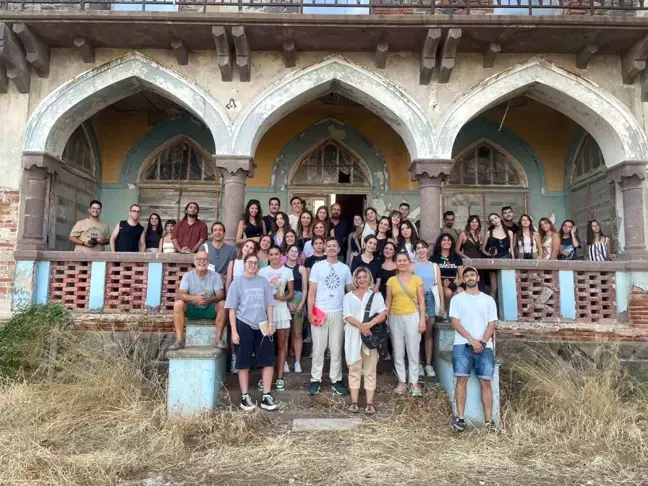 Yaşar Üniversitesi Öğrencileri, Midilli Adası'ndaki Sarlıca Sarayı'nı Yeniden Tasarladı