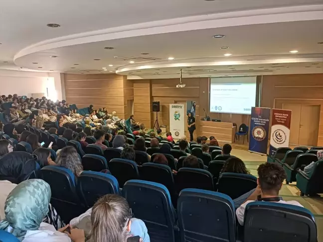 Samsun'da Üniversite Öğrencilerine Siber Güvenlik Semineri