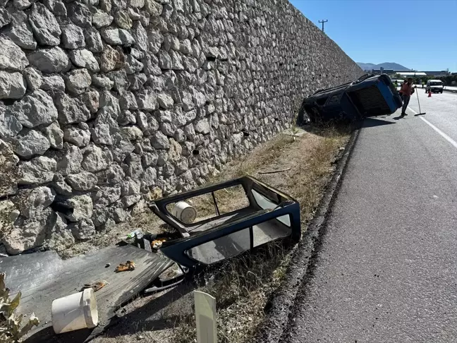 Nevşehir'de Kamyonetin Devrilmesi, Sürücü Yaralandı