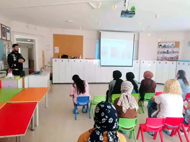 Bilecik'te Uyuşturucu ile Mücadele Amacıyla Velilere NAR-KO Rehber Eğitimi Verildi