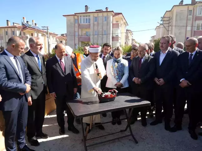 Diyanet İşleri Başkanı Erbaş, Kur'an Kursu Temel Atma Törenine Katıldı