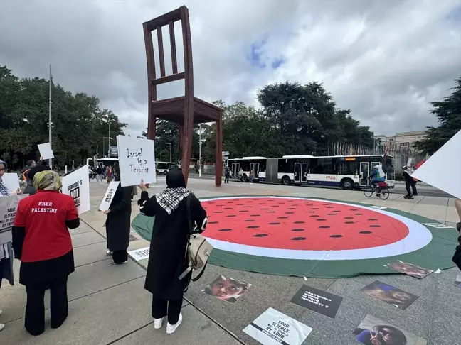 Gazze'deki Soykırıma Karşı Cenevre'de Protesto