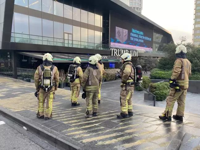 Mecidiyeköy'deki AVM'de Yangın Çıktı