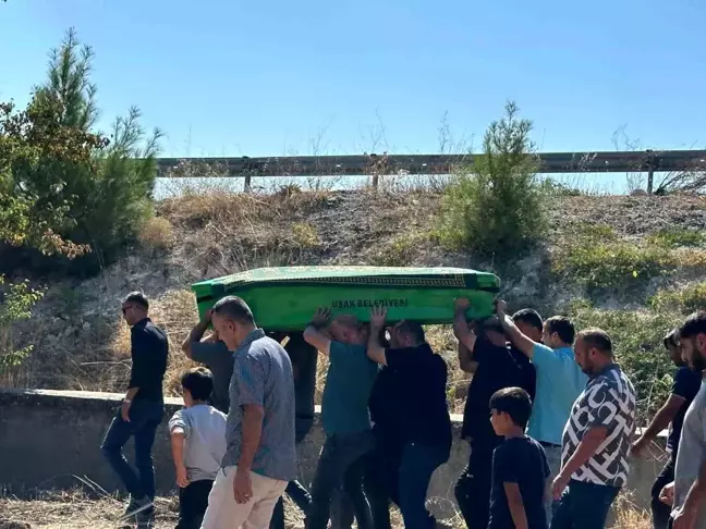 Erzincan'da Trafik Kazasında Hayatını Kaybeden Çocuk Defnedildi