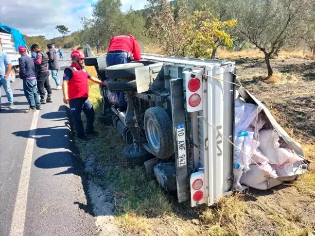 Havran'da Kamyonet Devrildi: 3 Yaralı