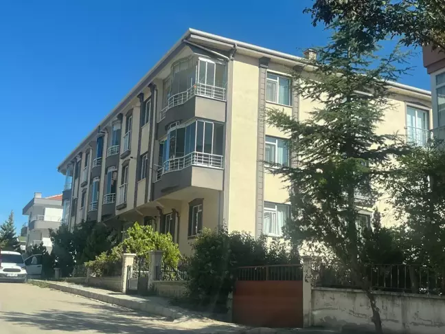 Polatlı'da Balkon Tartışması Kanla Bitti: 33 Yaşındaki Kadın Bıçaklanarak Öldürüldü