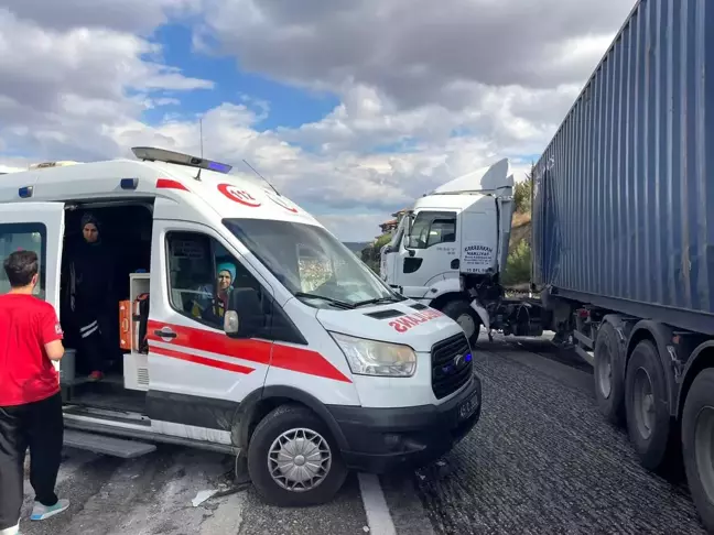 Manisa'da Tır Kazası: Sürücü Yaralandı