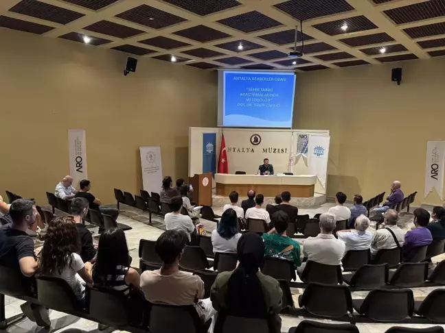 Antalya'da Şehir Tarihi Araştırmaları Konferansı Düzenlendi