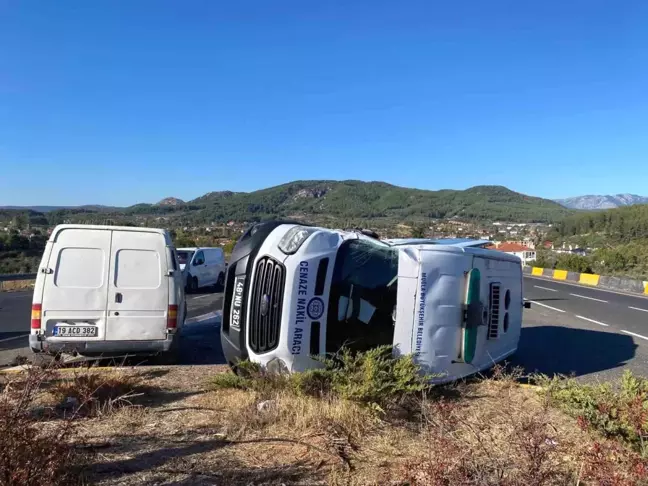 Köyceğiz-Gökova Kavşağında Trafik Kazası: 3 Hafif Yaralı