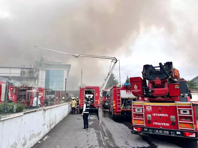 Sancaktepe'de Soğuk Hava Deposunda Yangın