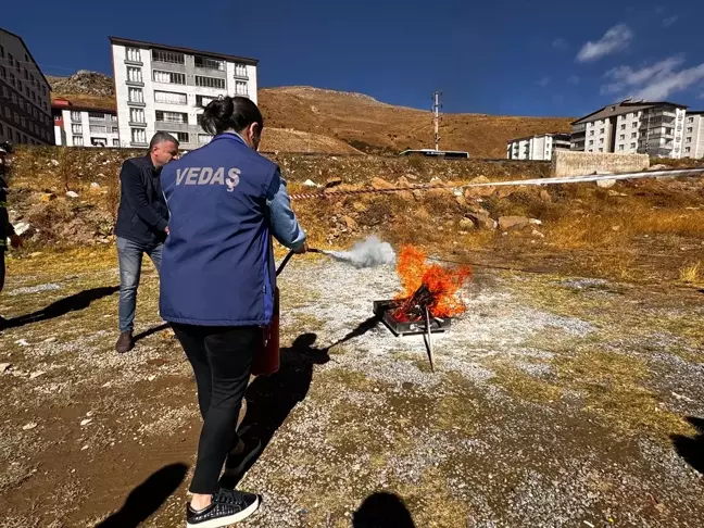 VEDAŞ Bitlis'te Yangın Tatbikatı Düzenledi