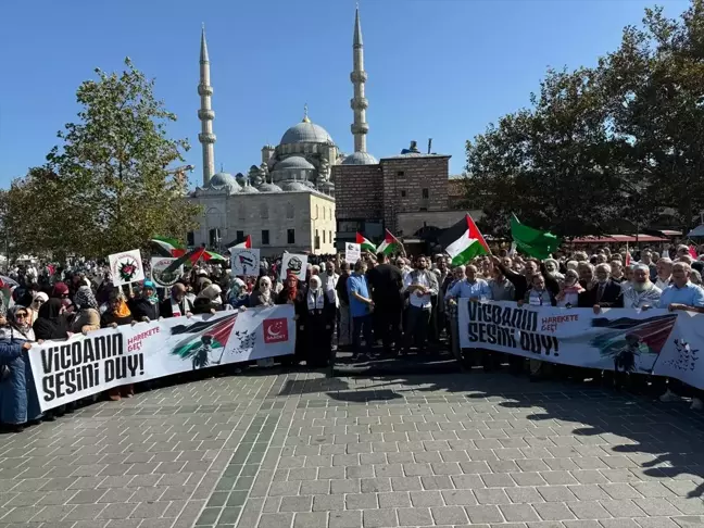 Saadet Partisi Üyeleri İsrail'in Saldırılarını Protesto Etti