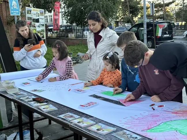 Ardahan ve Erzincan'da Filistinli Çocuklar İçin Destek Etkinliği Düzenlendi