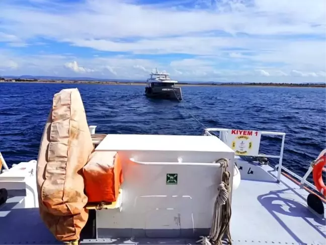 Çanakkale Boğazı'nda Makine Arızası Geçiren Tekne Kurtarıldı