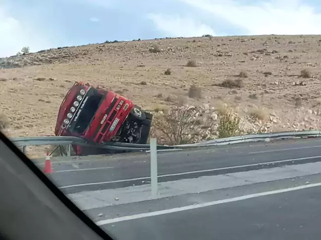 Afyonkarahisar'da Trafik Kazası: 1 Ölü, 1 Yaralı