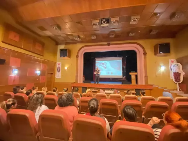 Bayındır'da Annelere Uyuşturucu Tehlikesi Eğitimi Verildi