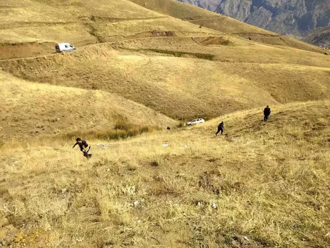 Hakkari'de Araç Şarampole Yuvarlandı, 1 Yaralı