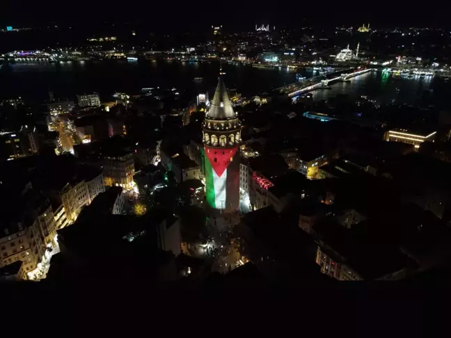 İstanbul-Galata Kulesi'ne Filistin Bayrağı yansıtıldı