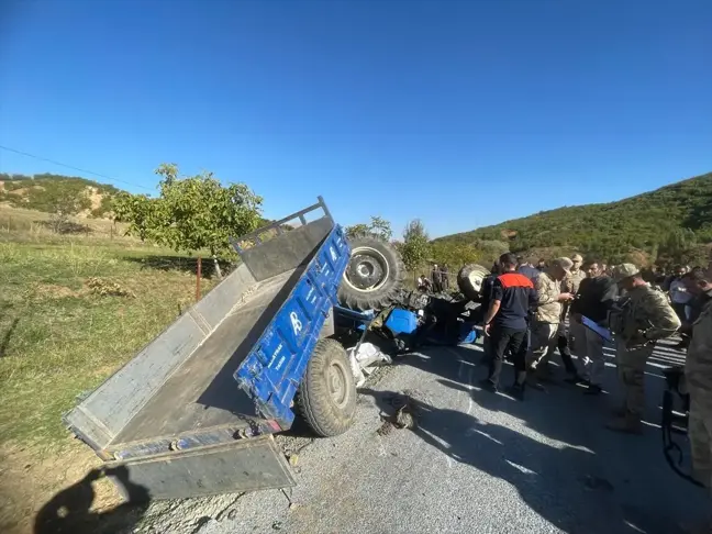 Bitlis'te Traktör Devrildi, Sürücü Hayatını Kaybetti