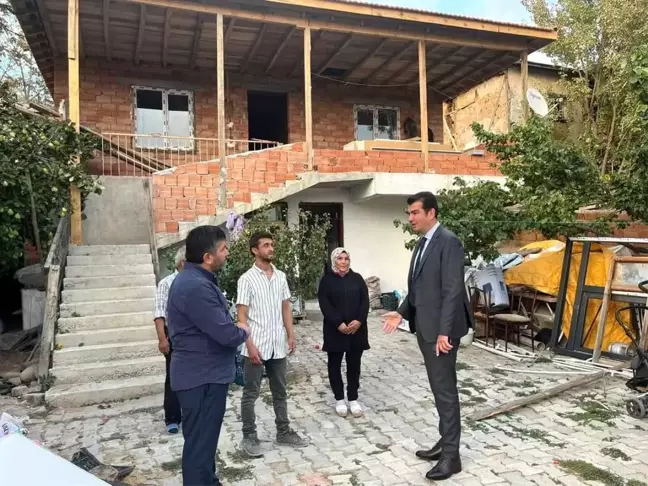 Kaymakam Köksal, Yangında Evi Yanan Aileyi Ziyaret Etti