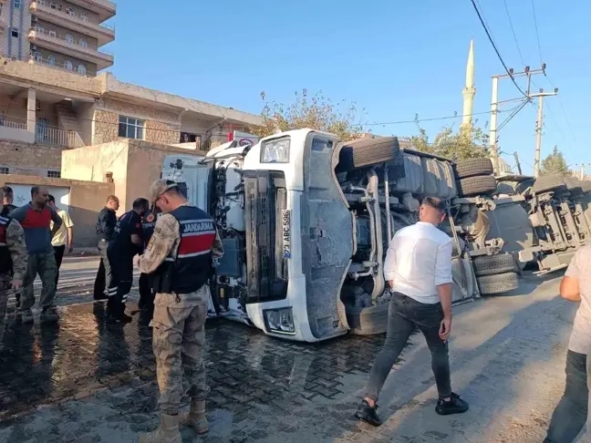 Mardin'de Tır Devrildi: 1 Yaralı