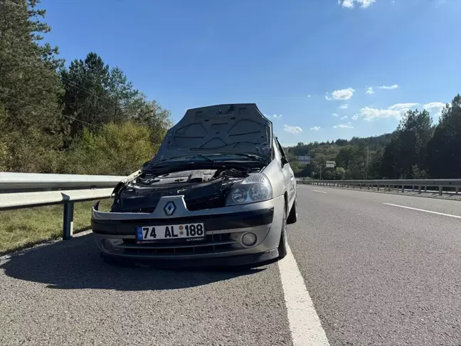 Bolu'da Meydana Gelen İki Farklı Trafik Kazasında 3 Kişi Yaralandı