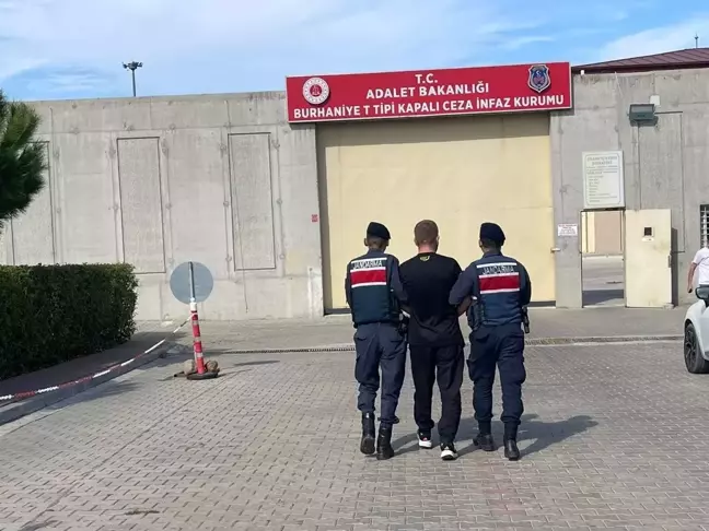 Balıkesir'de Aranan İki Hükümlü Jandarma Tarafından Yakalandı