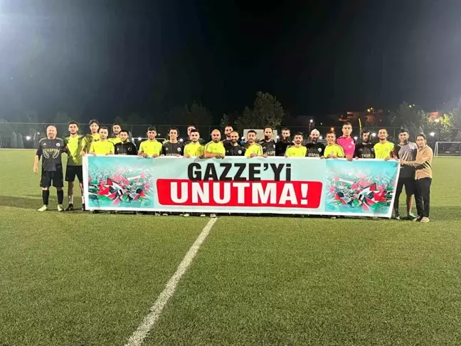 Diyarbakır'da Futbol Turnuvasında 'Gazze'yi Unutma' Pankartıyla Tepki