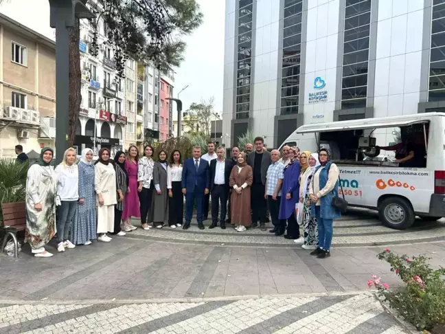 AK Parti Karesi Kadın Kolları'ndan Geleneksel Lokma Hayrı