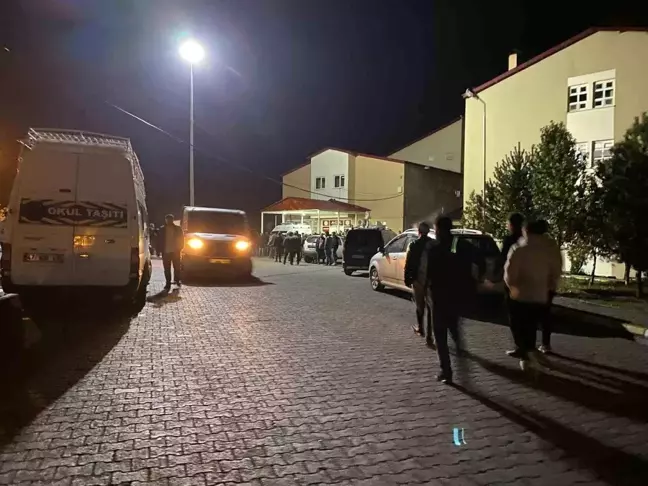 Bitlis'in Hizan İlçesinde Yıldırım Düşmesi: 5 Yaralı