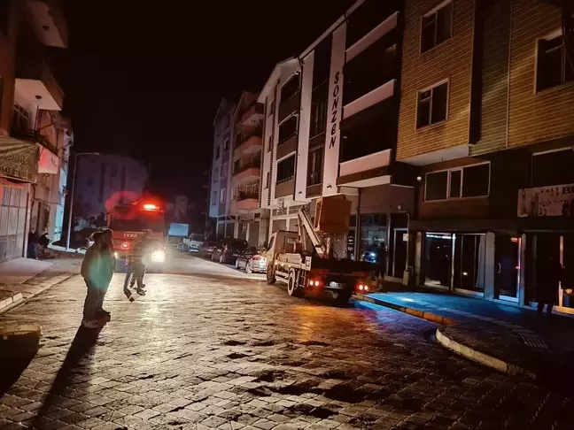 Samsun'da Elektrik Direği Yangını Kısa Sürede Söndürüldü