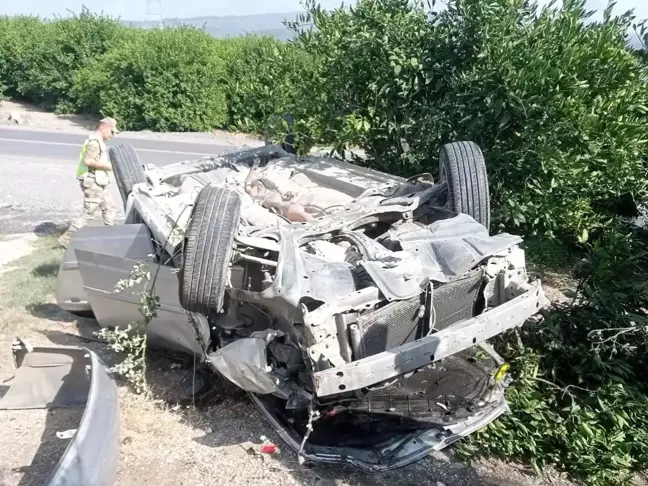 Hatay'da Takla Atan Otomobilin Sürücüsü Yaralandı