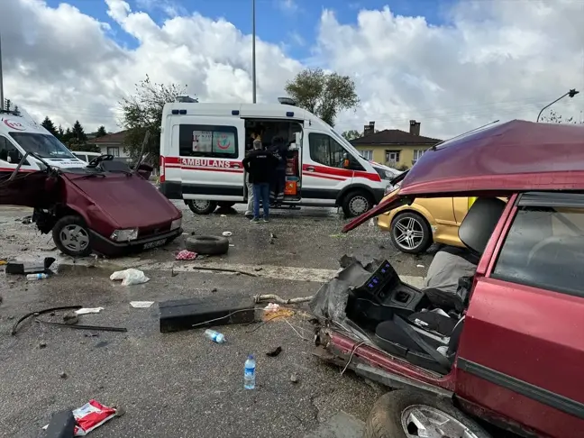 Bartın'da Trafik Kazası: 1'i Çocuk 6 Yaralı