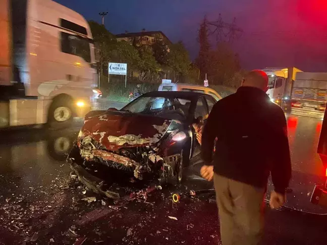 Sakarya'da Trafik Kazası: 4 Yaralı