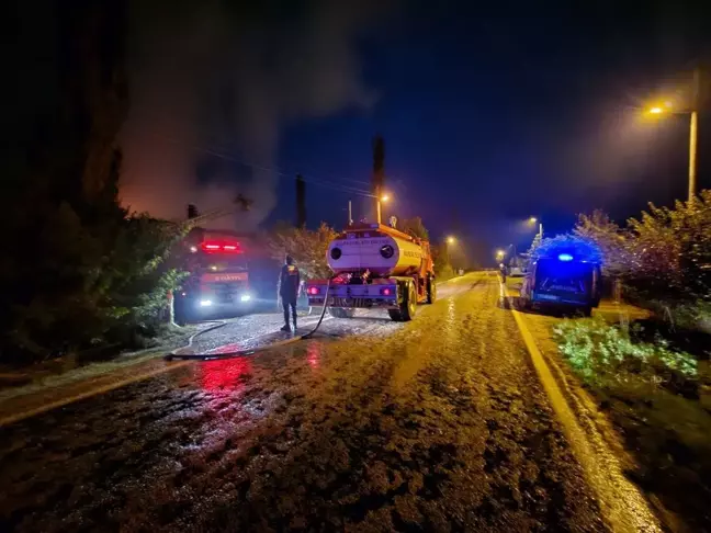 Bilecik'te Yangın: İki Katlı Ev Küle Döndü