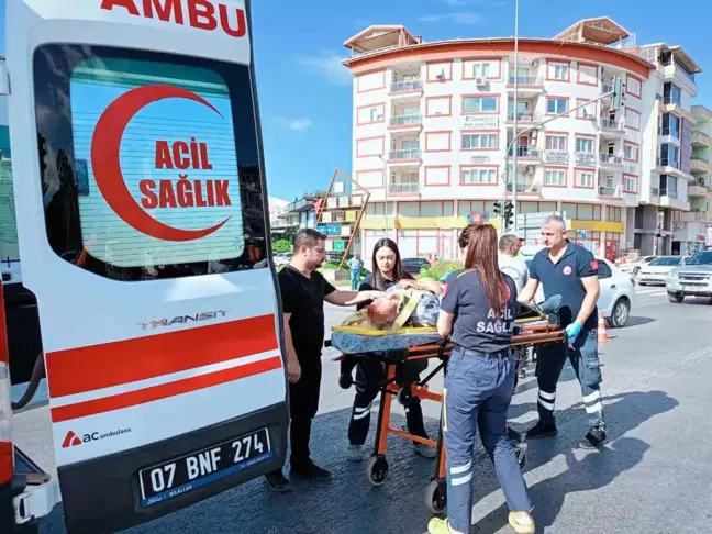 Gazipaşa'da Yaşlı Adam Otomobilin Çarpması Sonucu Yaralandı