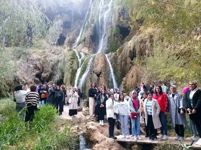 Erzincan Gençlik Merkezi'nden Yeni Öğrencilere Tarihi Şehir Turu