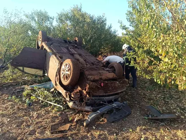 Hatay'da Meyve Bahçesine Uçan Otomobilin Sürücüsü Yaralandı