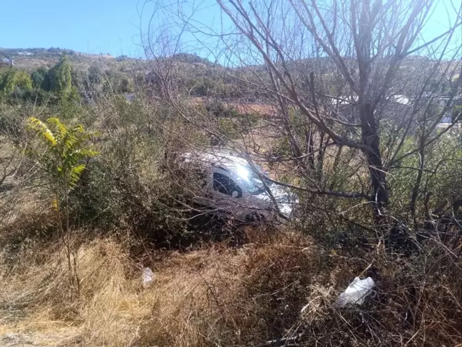 Adıyaman'da Hafif Ticari Araç Şarampole Yuvarlandı: 7 Yaralı