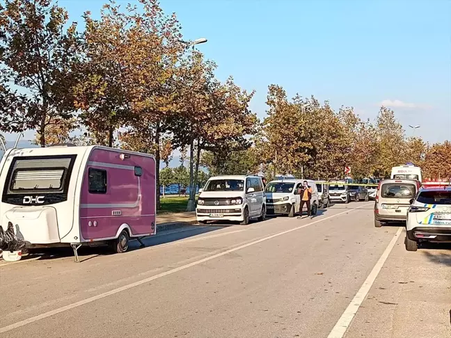 Karamürsel'de Minibüste Silahlı Cinayet: Bir Kişi Ölü Bulundu