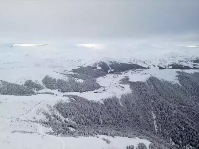 Rize ve Giresun'da Kar Yağışı Yolları Kapatıyor