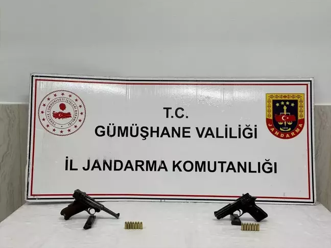 Gümüşhane'de Jandarma Operasyonu: 4 Gözaltı, Çok Sayıda Silah Ele Geçirildi